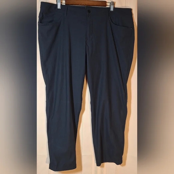 LULULEMON ATHLETICA Men's Black Chinos - Picture 1 of 3